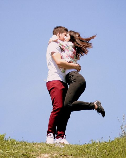 Paar-glücklich-Adina_Voicu-pixabay