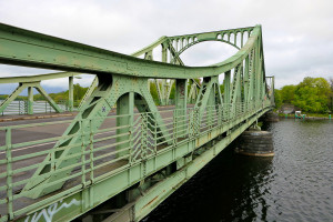 2024-16-Glienicker-Brücke-07-2024-04g-0018-Potsdam-kl