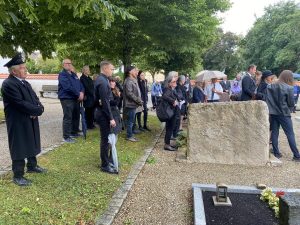 07-2025-07h-054-Helmuts Beisetzung-kl