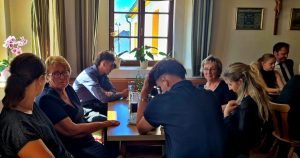 2025-07h-069-Helmuts Beisetzung-kl